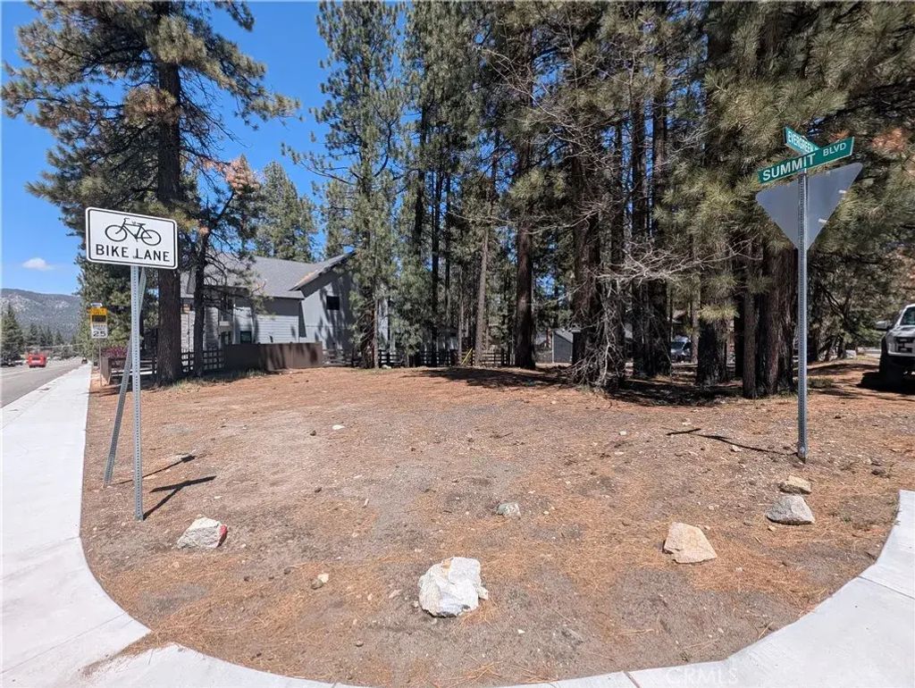689 Summit, Big Bear Lake