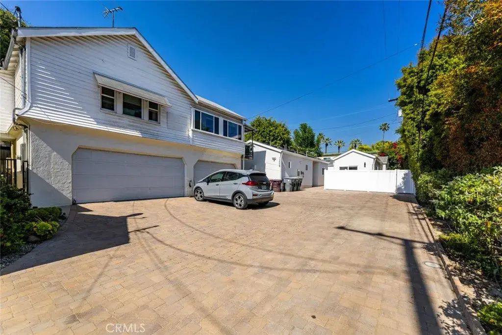 1300 Dorothy Drive C, Glendale