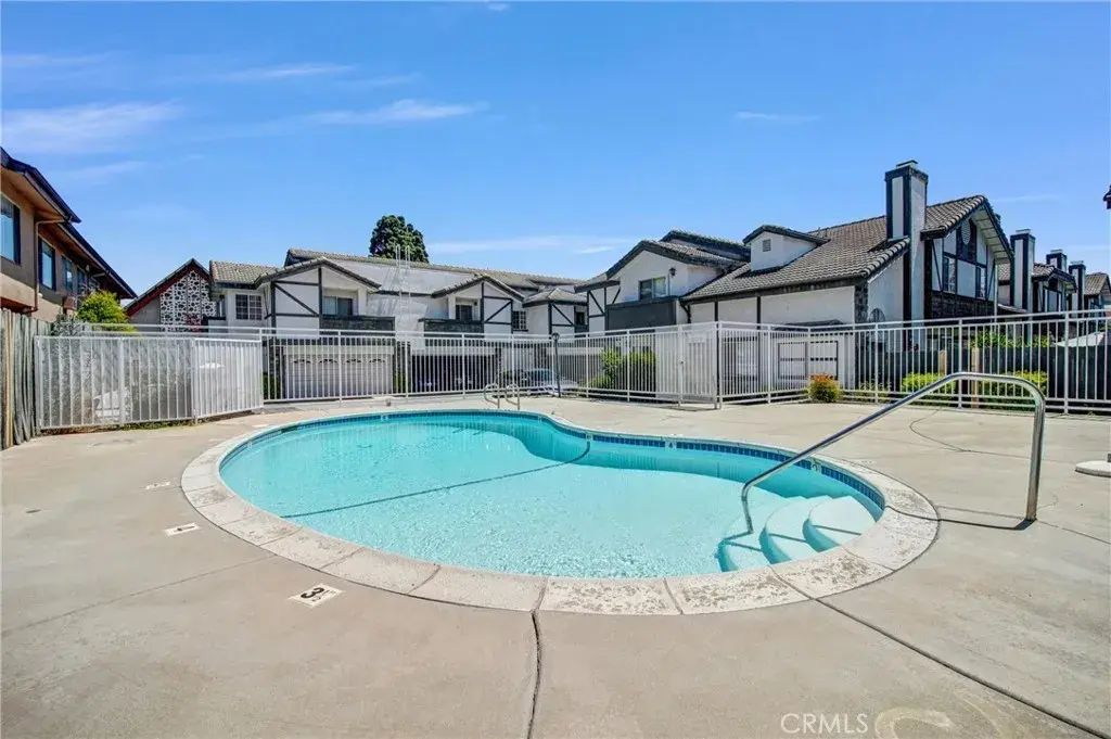 217 E Commonwealth Avenue F, Alhambra