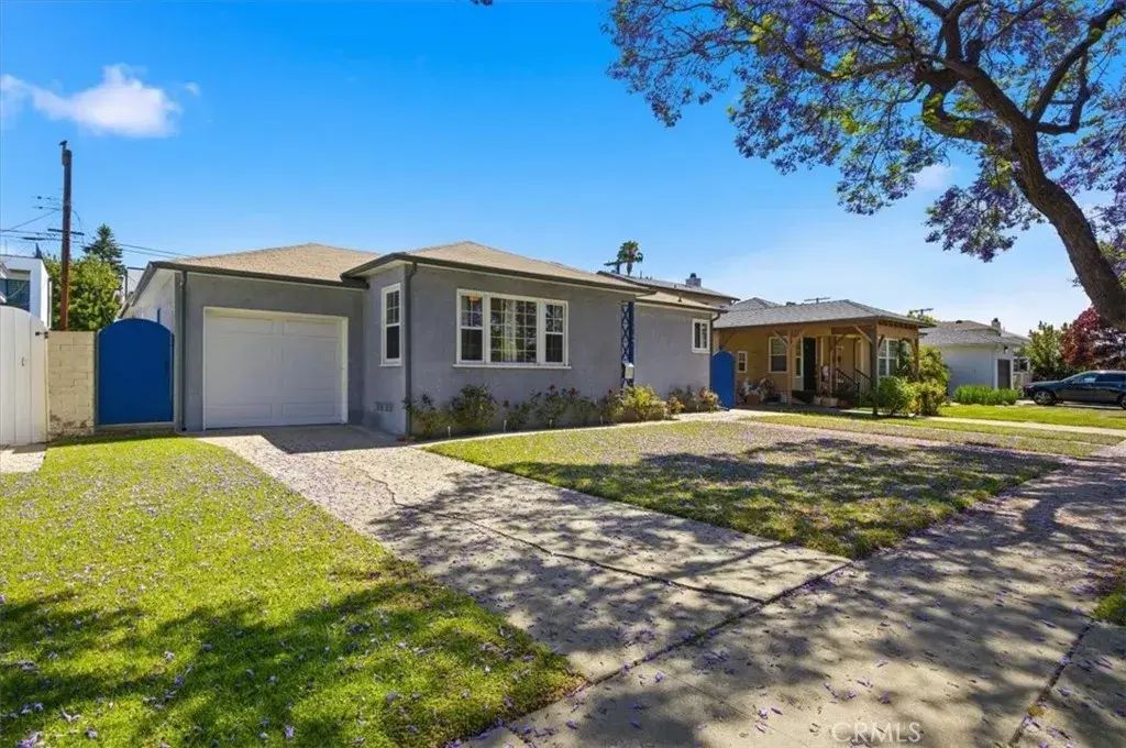 2724 Barry Avenue, Los Angeles