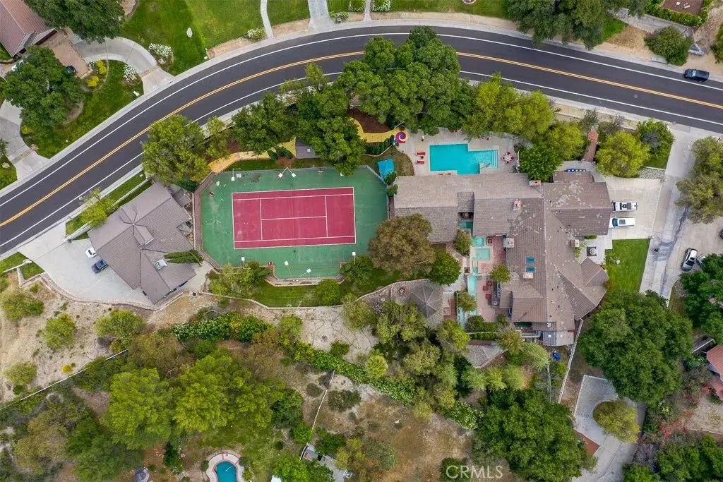 15657 Live Oak Springs Canyon, Canyon Country