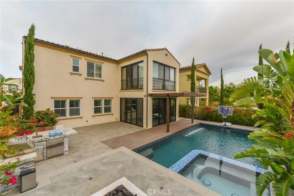 13 Penumbra, Lake Forest