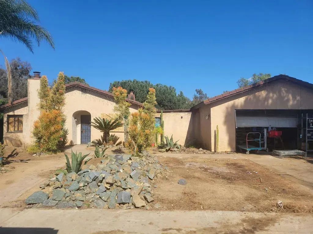 2050 Arboles Place, Escondido