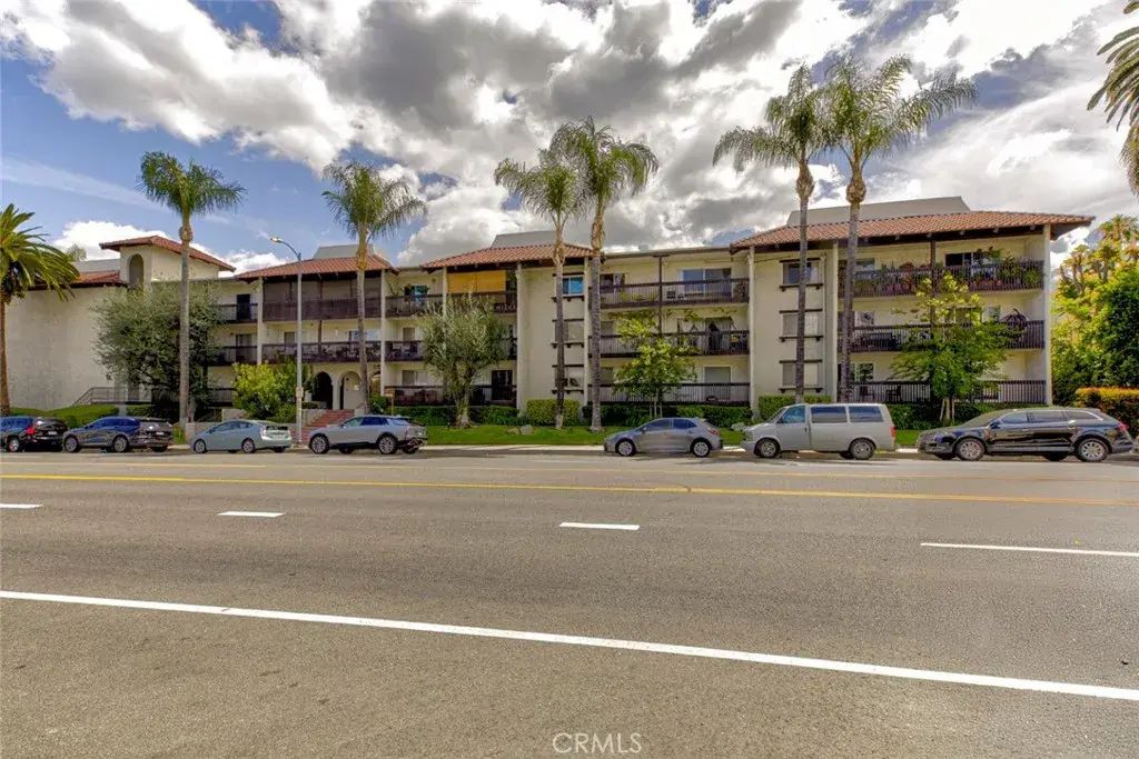 5334 Lindley Avenue 337, Encino