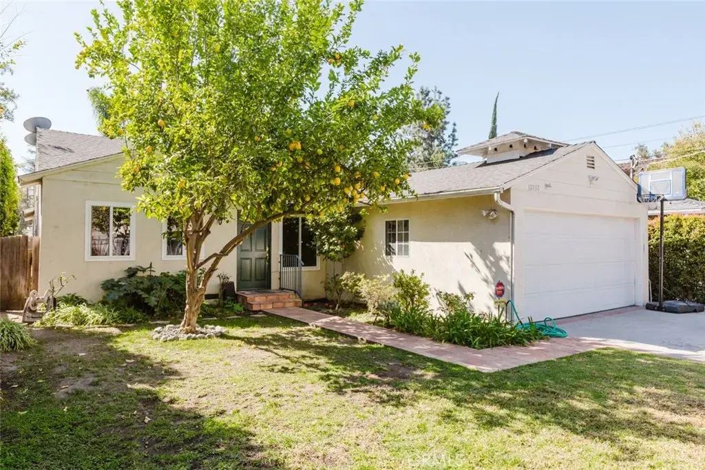 12832 Kling Street, Studio City