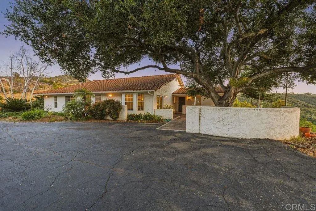 2073 Willow Glen Rd, Fallbrook
