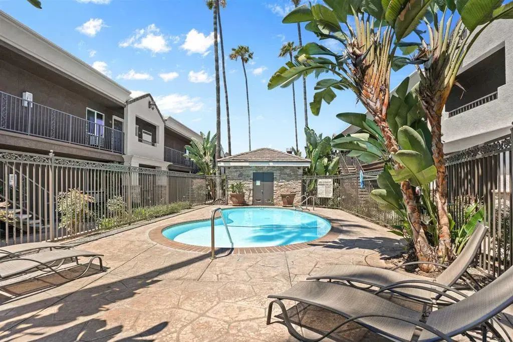 800 N Mollison Avenue 10, El Cajon