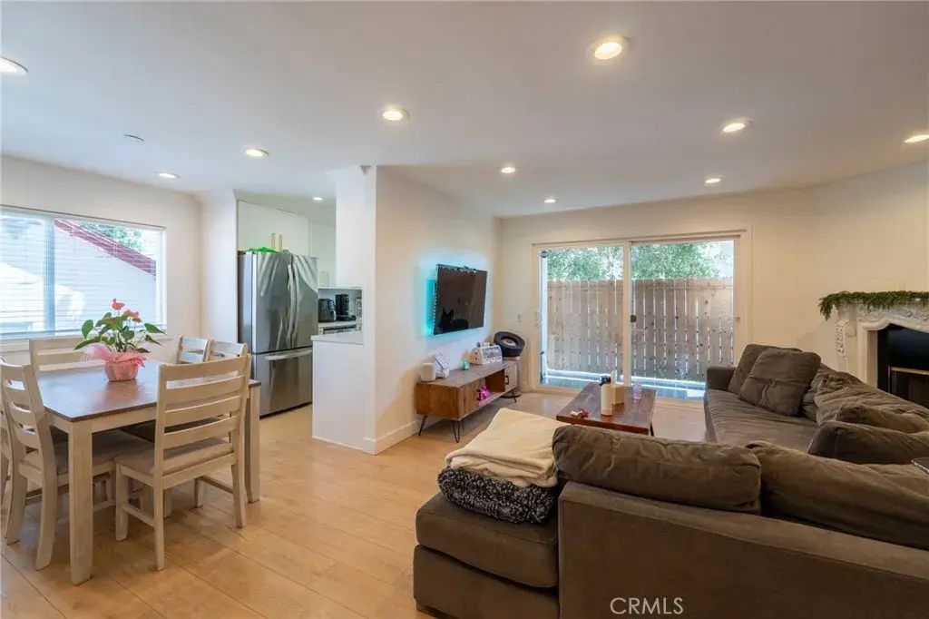 10119 Pinewood 108, Tujunga