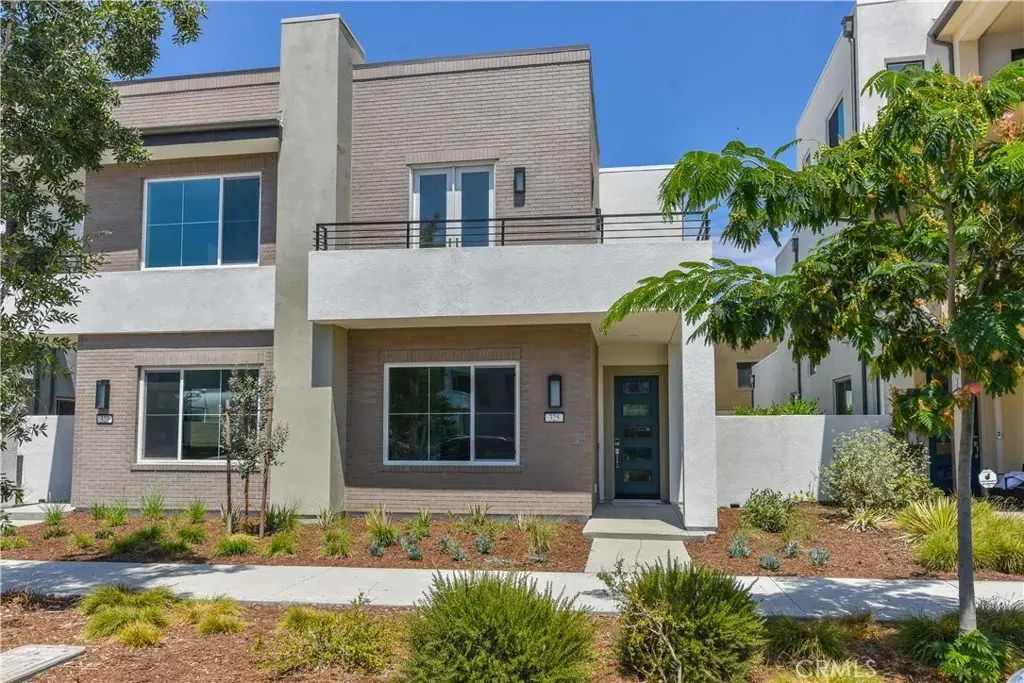 325 Novel, Irvine