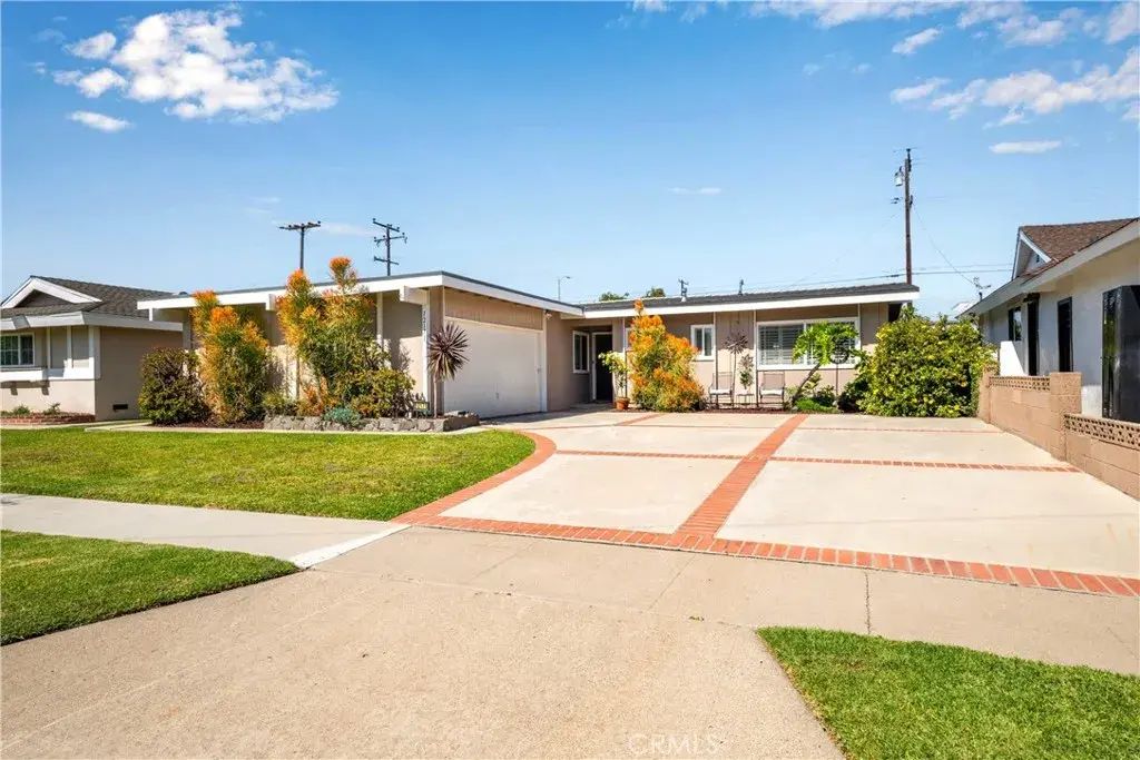 12171 Paseo Bonita, Los Alamitos