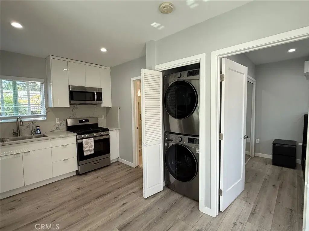 11406 Collett, Granada Hills