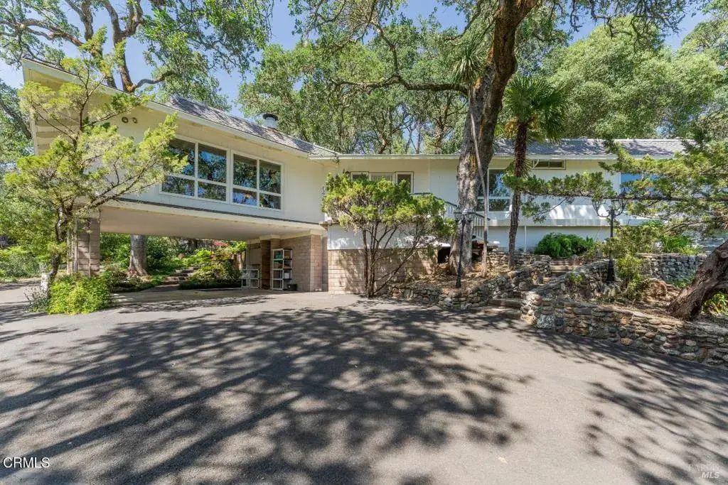 925 Knob Hill Road, Ukiah