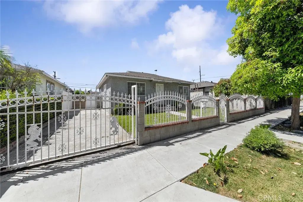 1222 E 103rd, Los Angeles