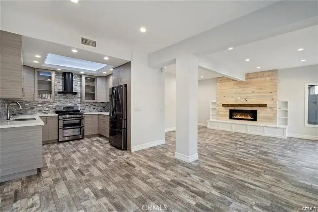 10831 Roycroft Street 72, Sun Valley
