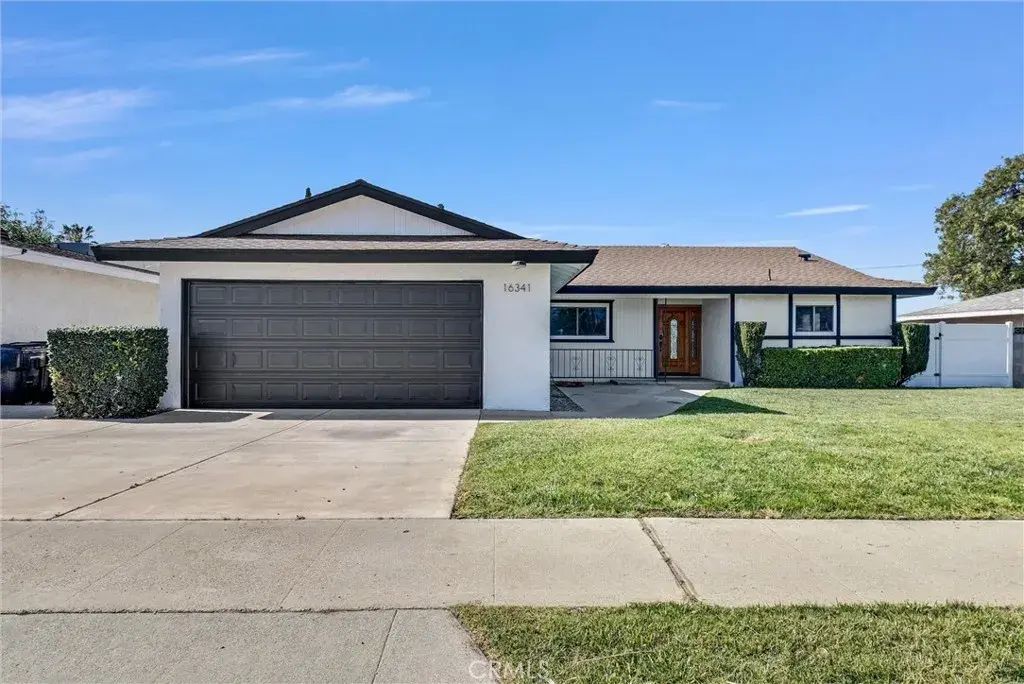 16341 Holly, Fontana