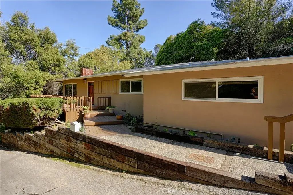 3720 Broadlawn Drive, Los Angeles