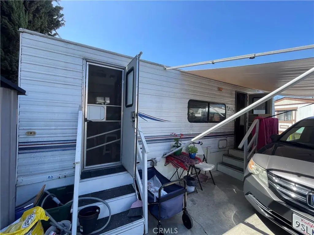 17444 Lakewood 15, Bellflower