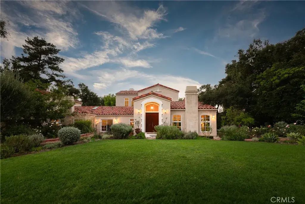 21149 Entrada Road, Topanga