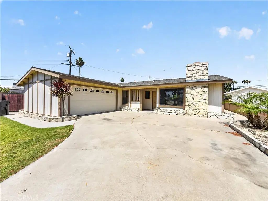 6951 Lenis, Huntington Beach