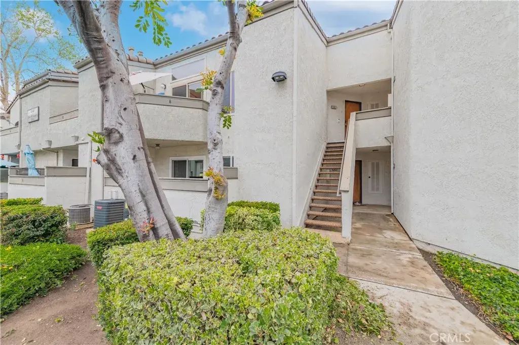 7 Town And Country, Pomona