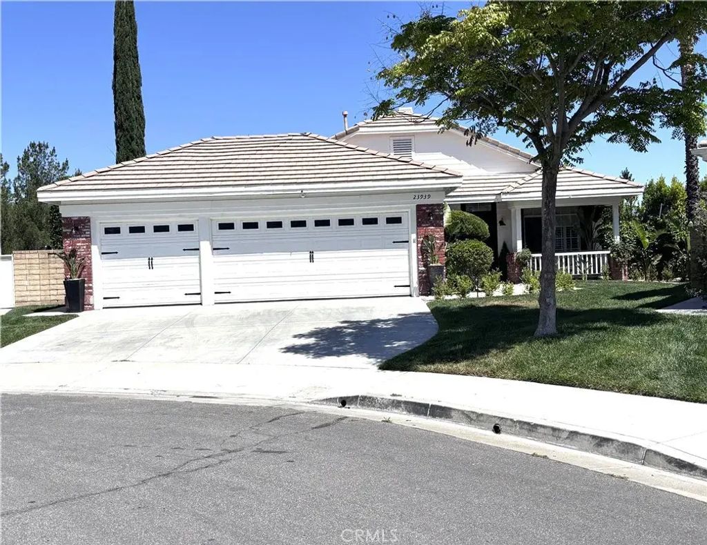 23939 Hammond Court, Valencia