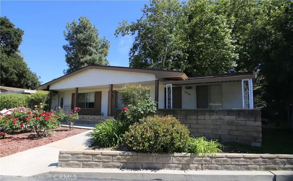 19364 Avenue Of The Oaks, Newhall