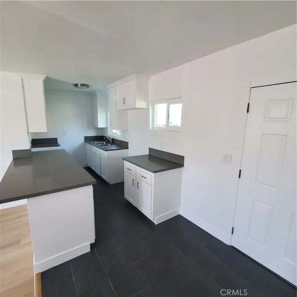246 E 87th Place, Los Angeles