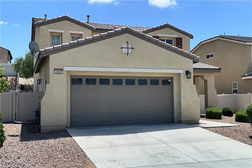 16807 Desert Lily, Victorville