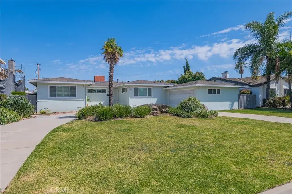 10252 Lesterford, Downey