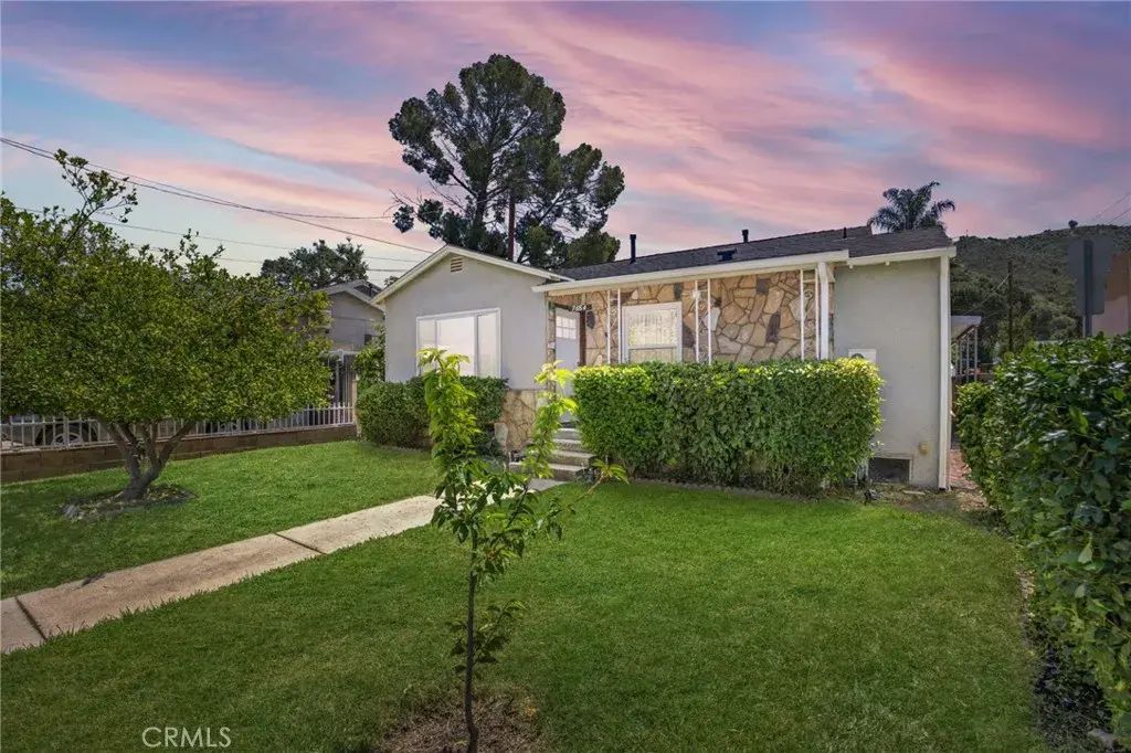 7664 Beckett Street, Tujunga