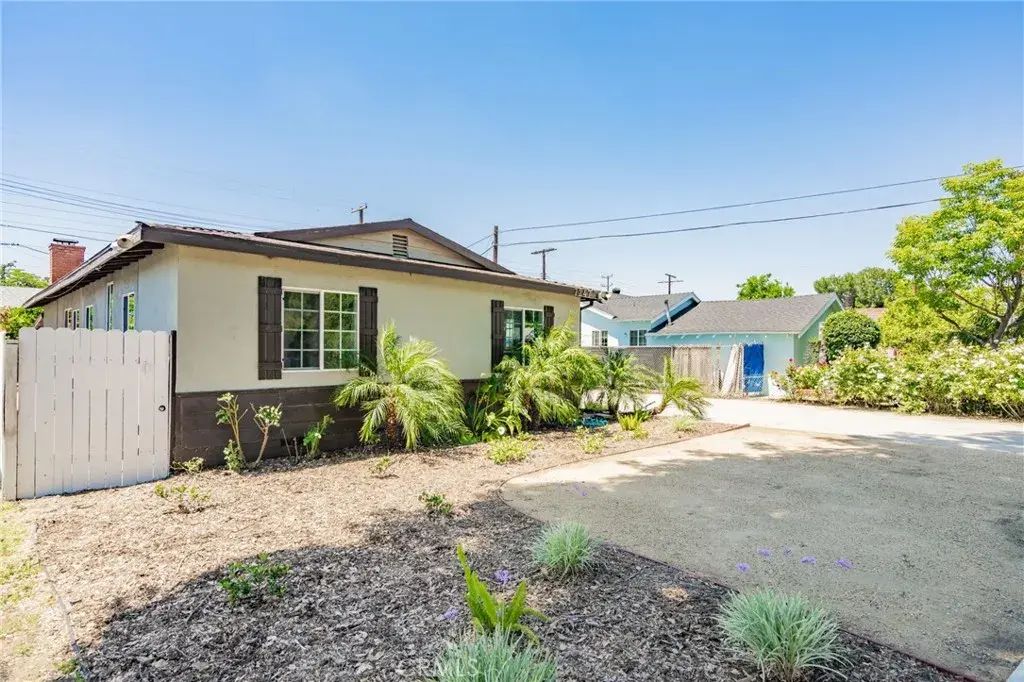 7247 Donna Ave, Reseda