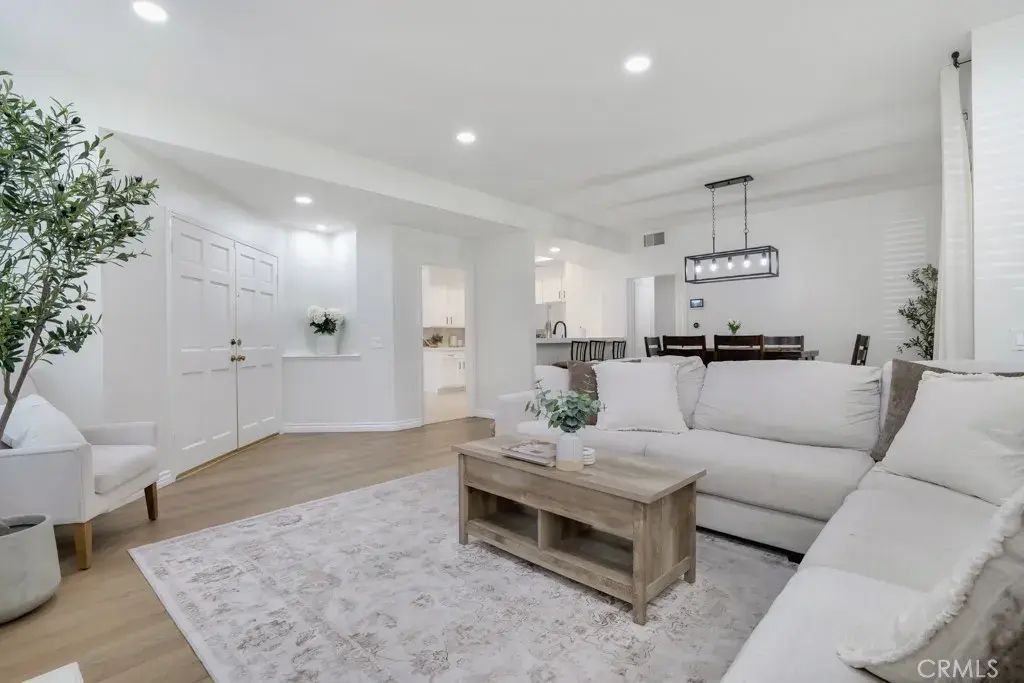 272 Fieldstone Way A, Simi Valley