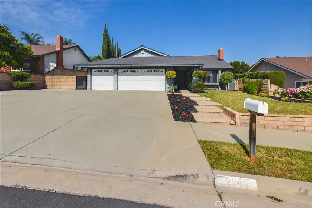 2046 W Ontario, Corona