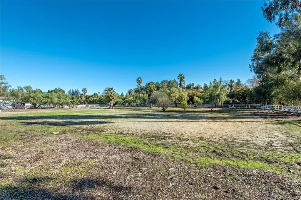 5546 Paradise Valley, Hidden Hills
