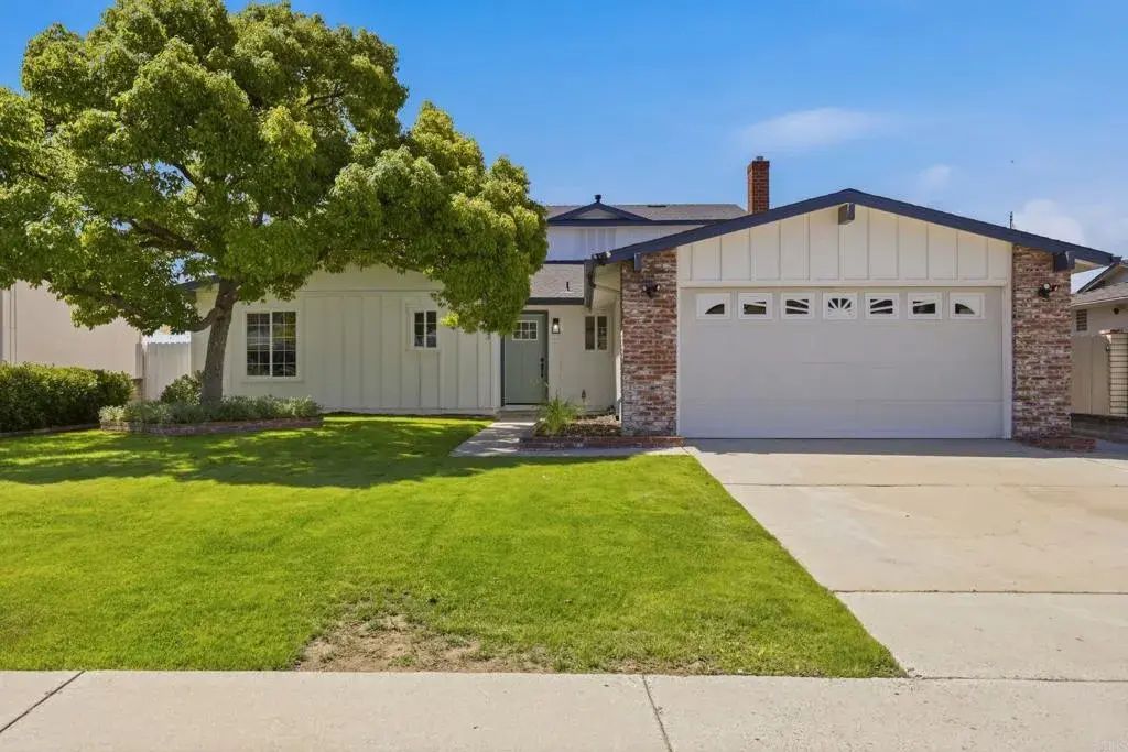 9633 Lutheran Way, Santee