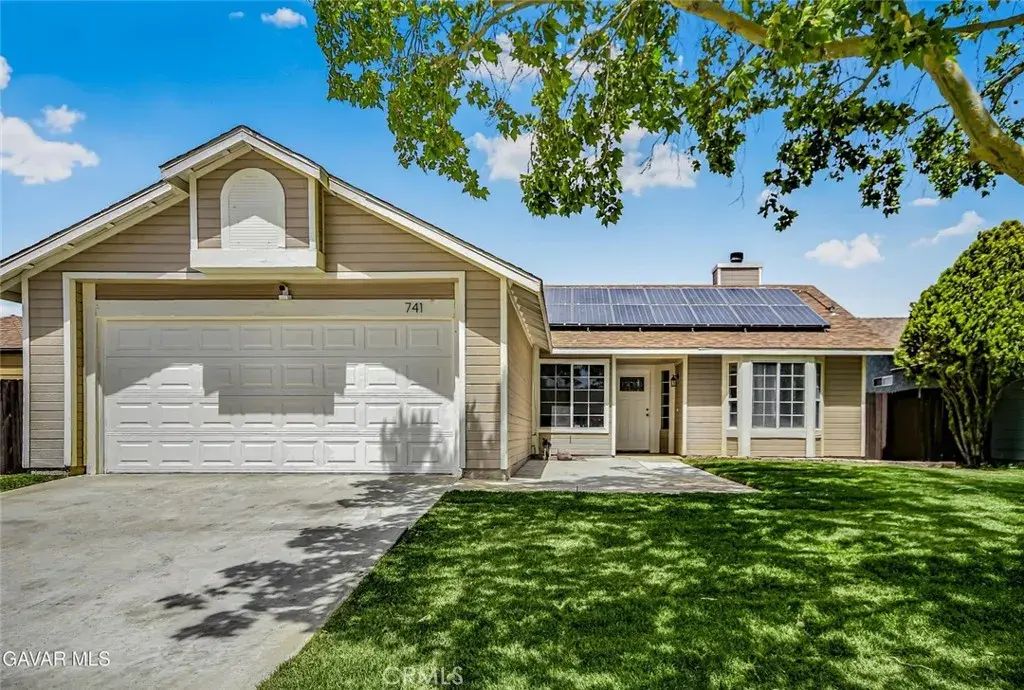 741 Desert Calico Drive, Lancaster