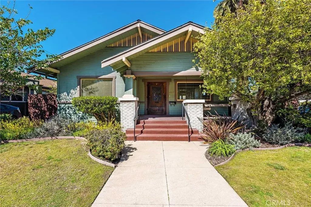 2515 E 4th Street, Long Beach