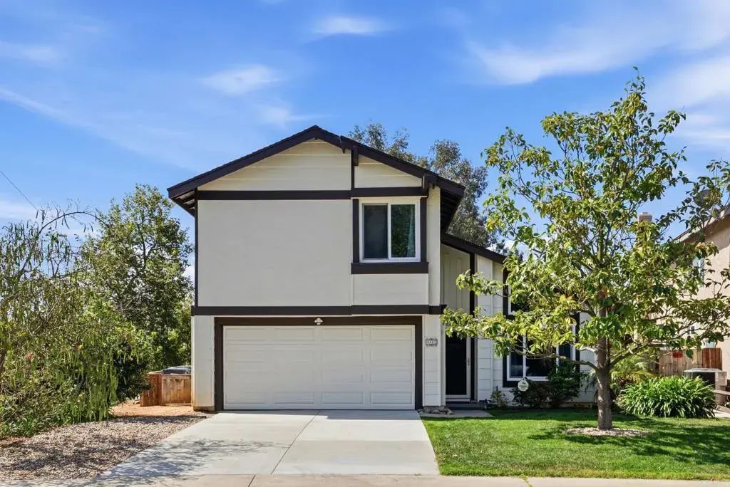 2201 Amber Lane, Escondido