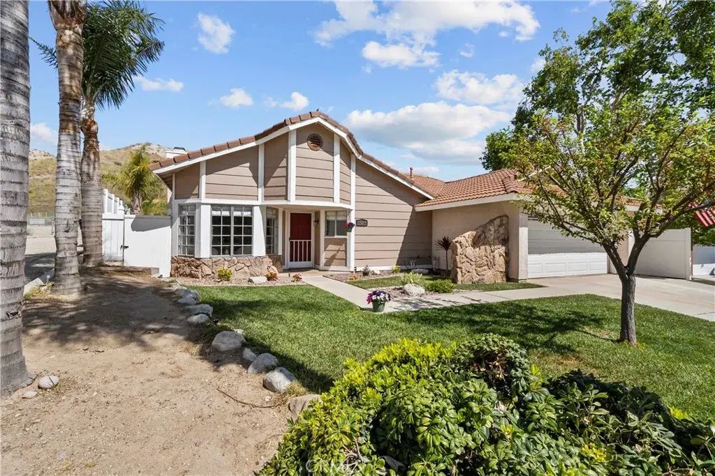 15219 Poppy Meadow, Canyon Country