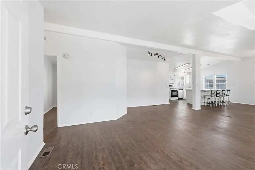 24200 Walnut 35, Torrance