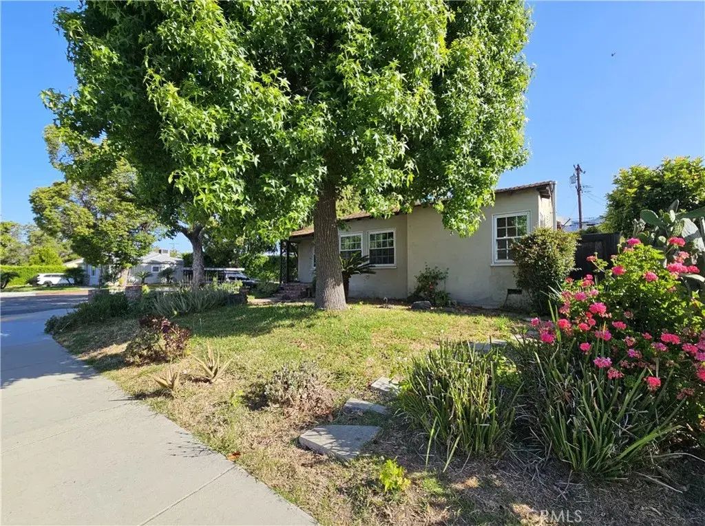 863 Omar Street, Glendale