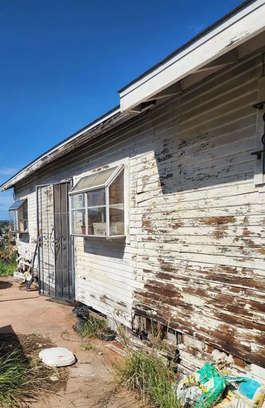 6367 Madrone Avenue, 