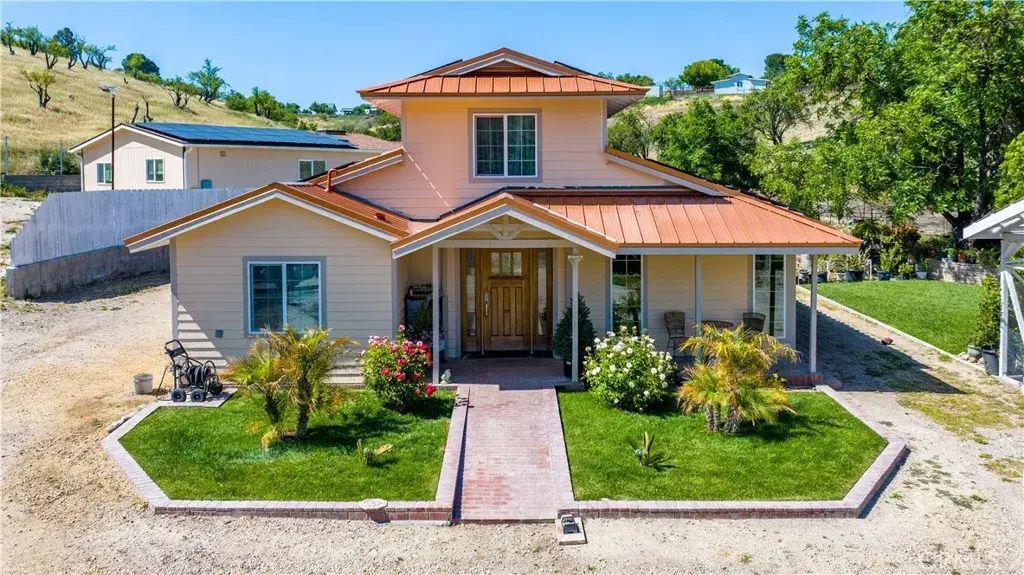 3890 Hillcrest, Templeton