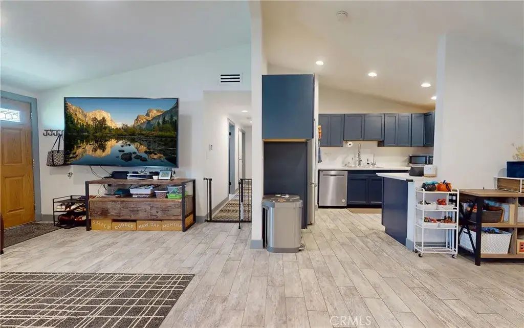 27222 Plumwood, Canyon Country