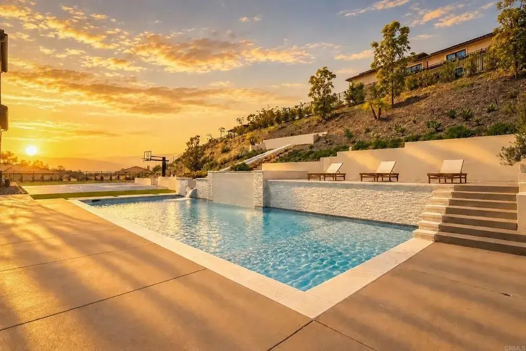 8490 Silent Tide Court, 