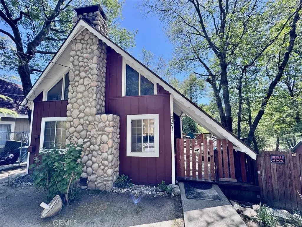 23733 Hillside, Crestline