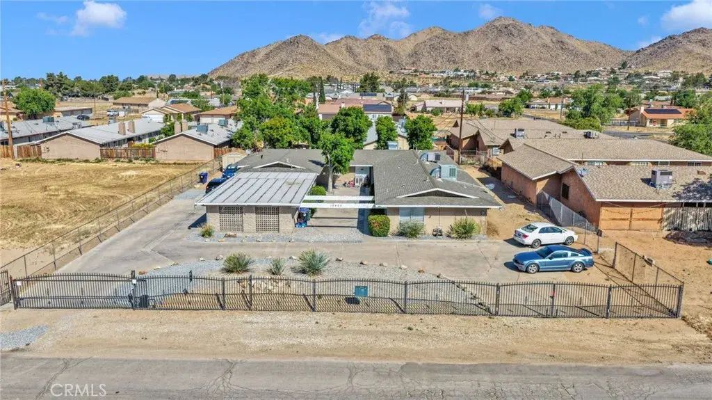 15400 Kiamichi Road, Apple Valley