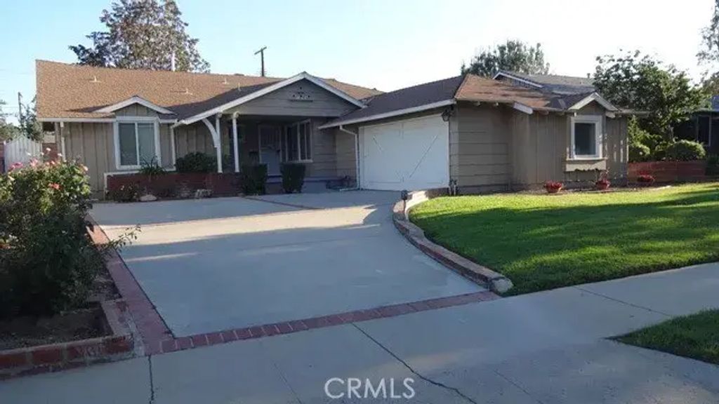 16320 Calahan Street, North Hills