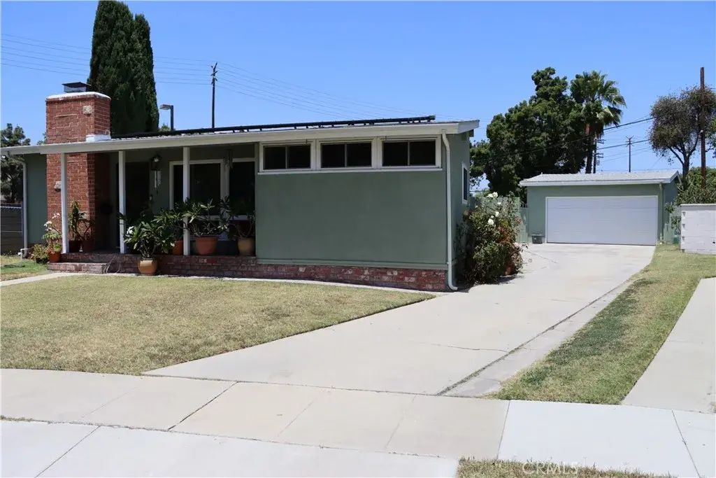 2531 Gondar Avenue, Long Beach