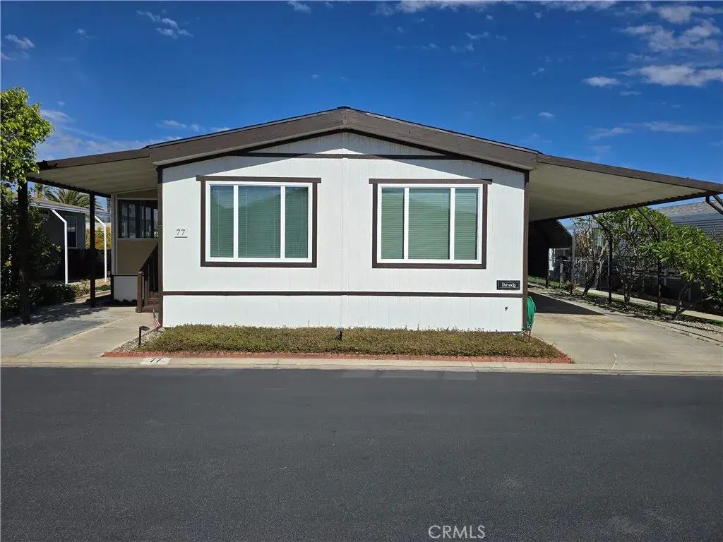 2598 Ayala 77, Rialto